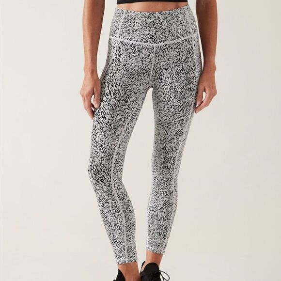 Athleta Pants - NWOT Athleta Ultimate Stash Textured Tight